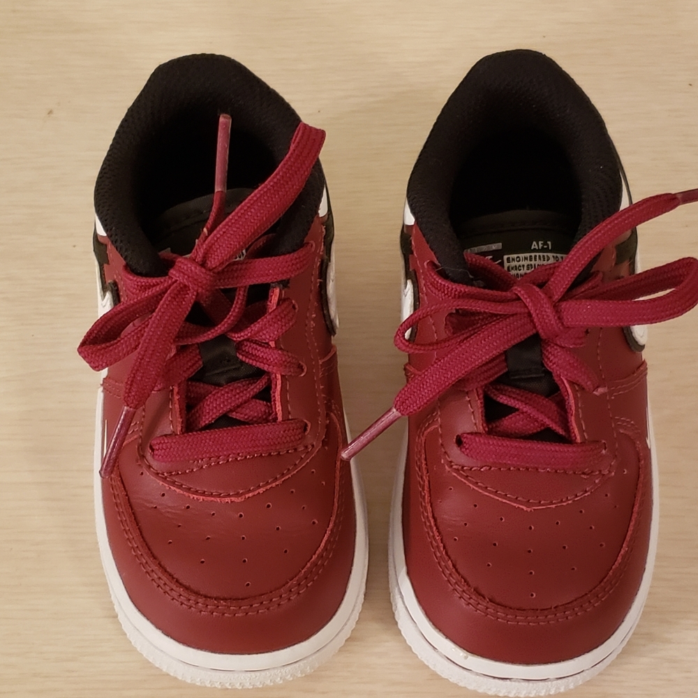 Nike Athletic Shoes size 7